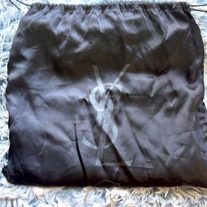 Saint Laurent
Patent Belle De Jour Large Clutch Nude